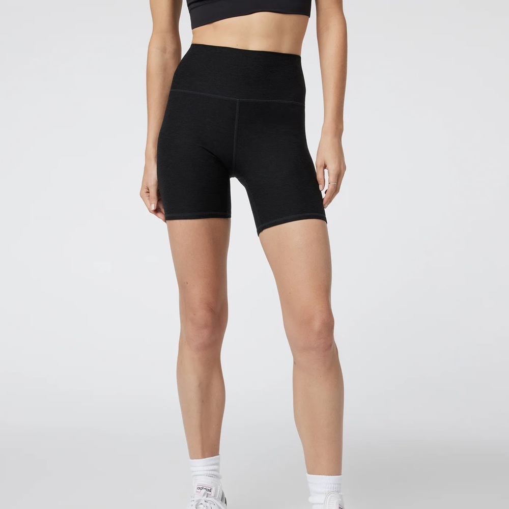 VUORI Clean Elevation Shorty 6”